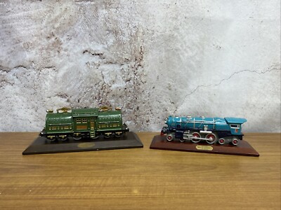 Vintage Set Of 2 Lionel Avon Trains with stands  381E 1928 & #400E Blue Comet T6