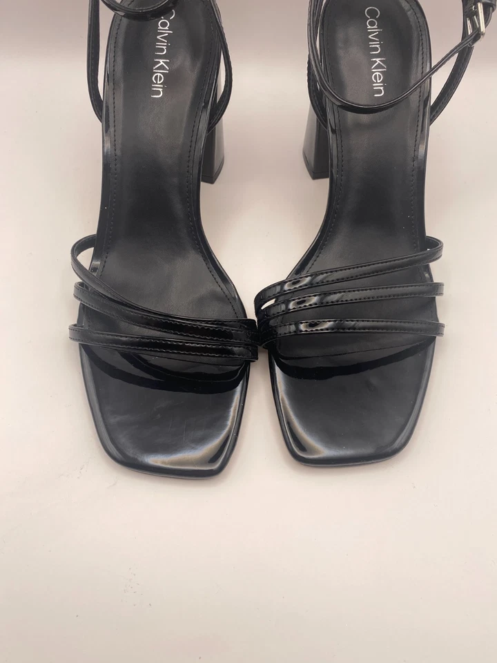 Sandalia de tacón Calvin Klein Quiva negra con correa para mujer talla 10 Foto 4 de 4