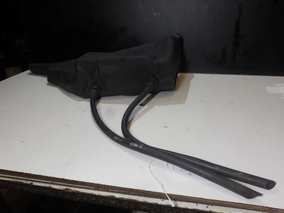 Rear Right Window Drain Box A 2306300467 03-12 Mercedes Benz R230 SL600 SL500 - Image 3 of 4