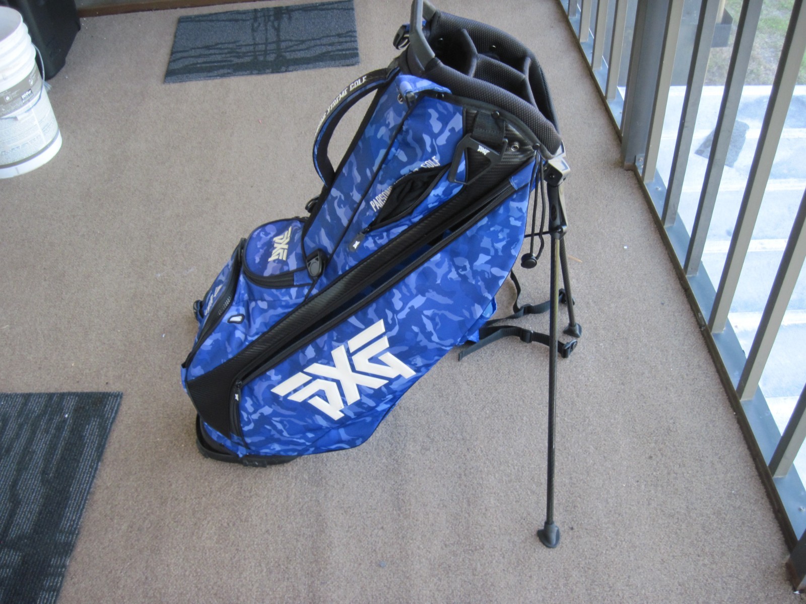 -   4 Dividers  -   Stand Bag W/straps And Rain Hood #pxgb2