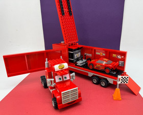 2011 ☆ Lego ☆ Disney : Cars 2 - Macks Team Truck Set #8486