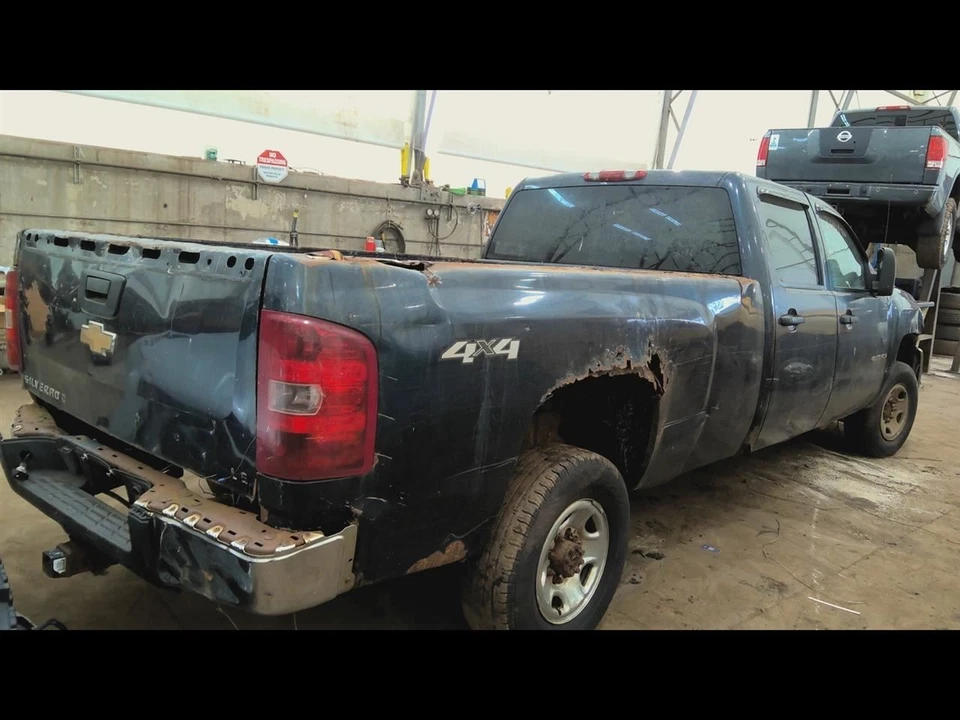 AC Compressor Fits 03-10 SIERRA 1500 PICKUP 6837954 - Image 3 of 4