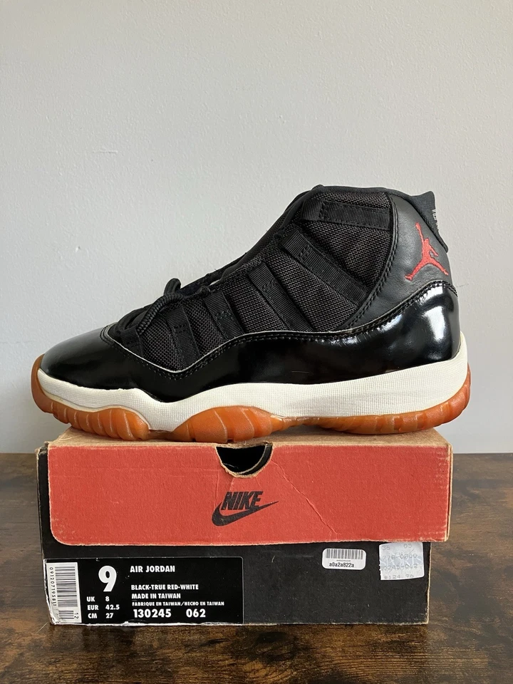 Talla 9 - Air Jordan 11 OG 1996 Bred Foto 2 de 4