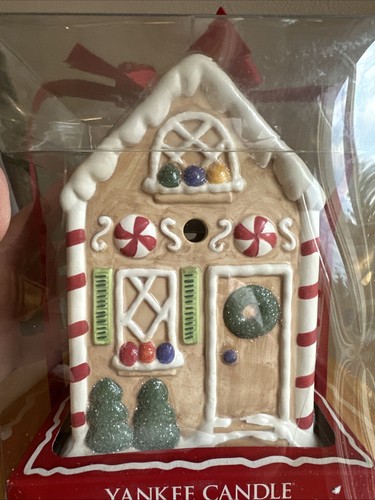 Yankee Candle Christmas Gingerbread House Wax Potpourri Warmer 2008 - Picture 3 of 9