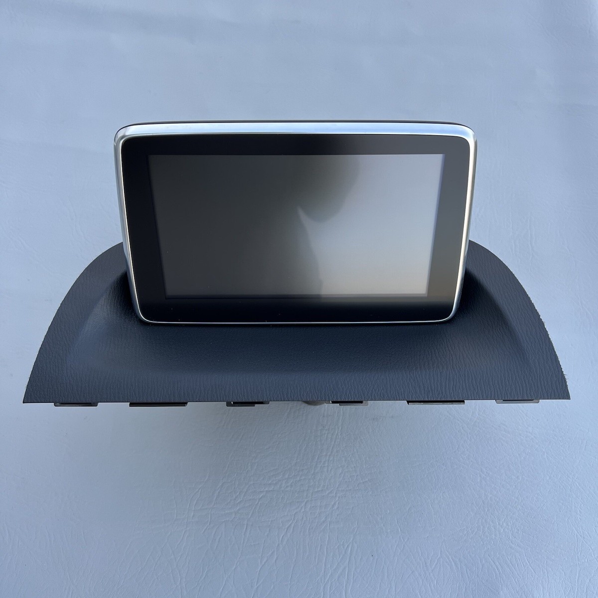 2016 MAZDA 3 NAVIGATION SCREEN WITH BLUETOOTH CONTROL MODULE