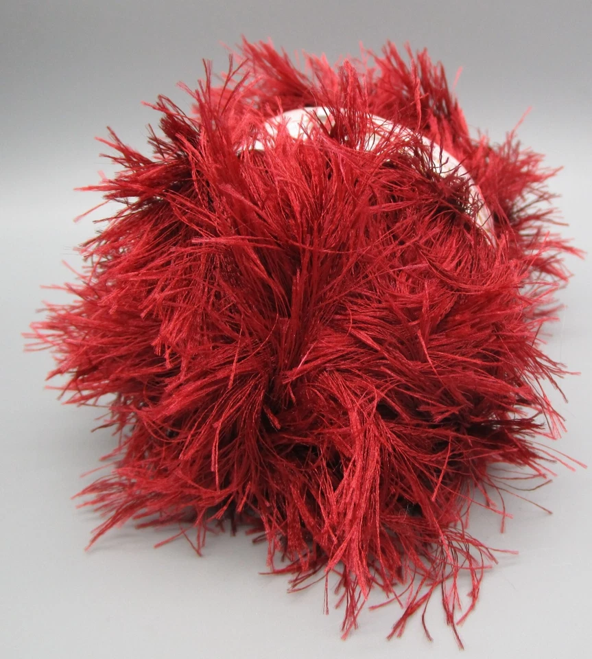 HILOS DE GALA ~Hilo de pestañas tejido e ganchillo de fibra mixta rojo borgoña ~ 1,76 oz Foto 4 de 4