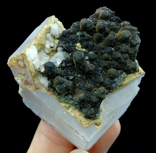 Goethita botrioidal 45 mm con calcita de China B7085 - Imagen 1 de 7