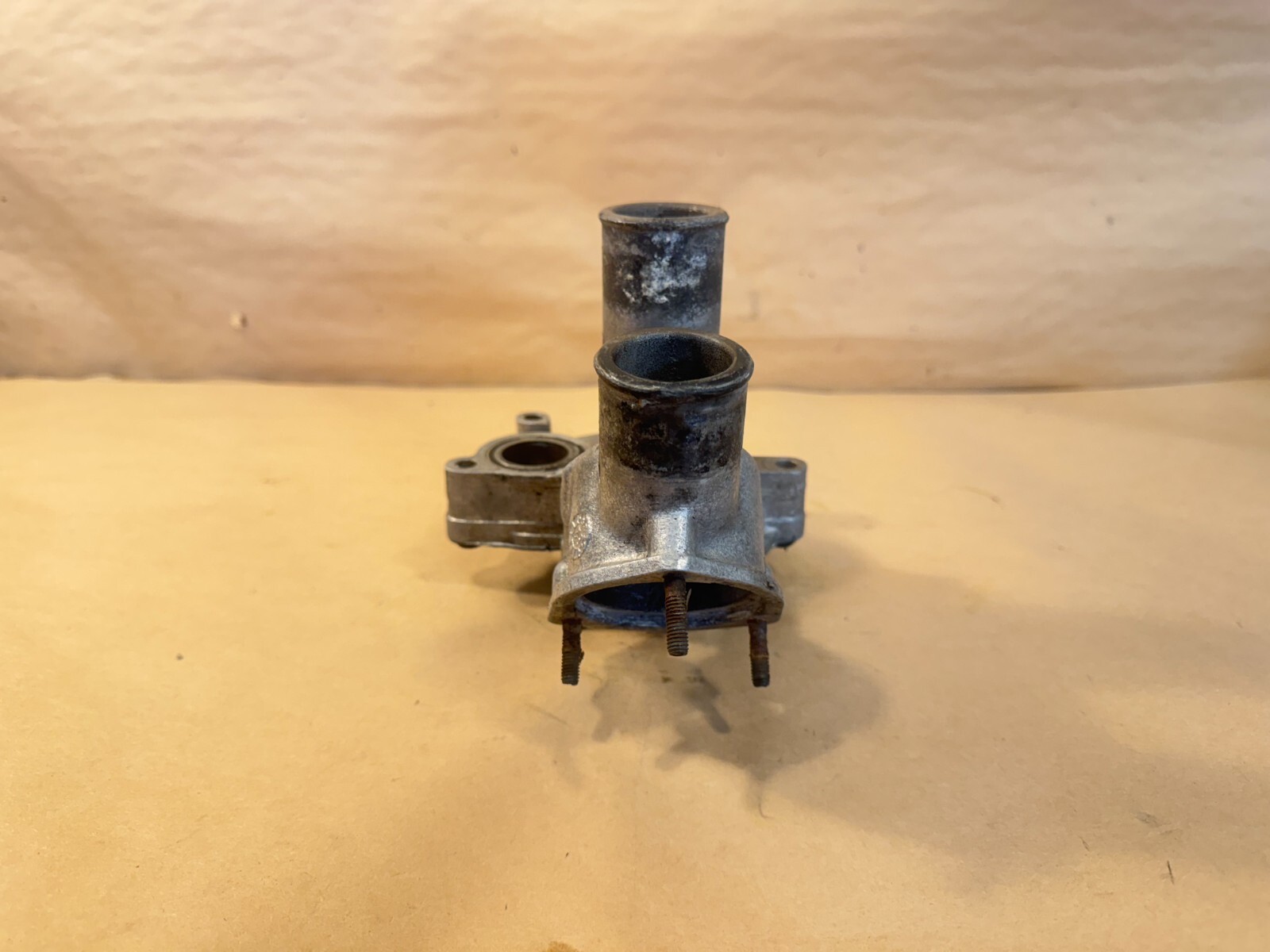 Ferrari 308 GTSi 328 mondial water pump Housing 115470