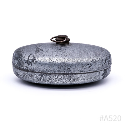 Antike Bettflasche, Wärmflasche aus Metall oval silberfarben