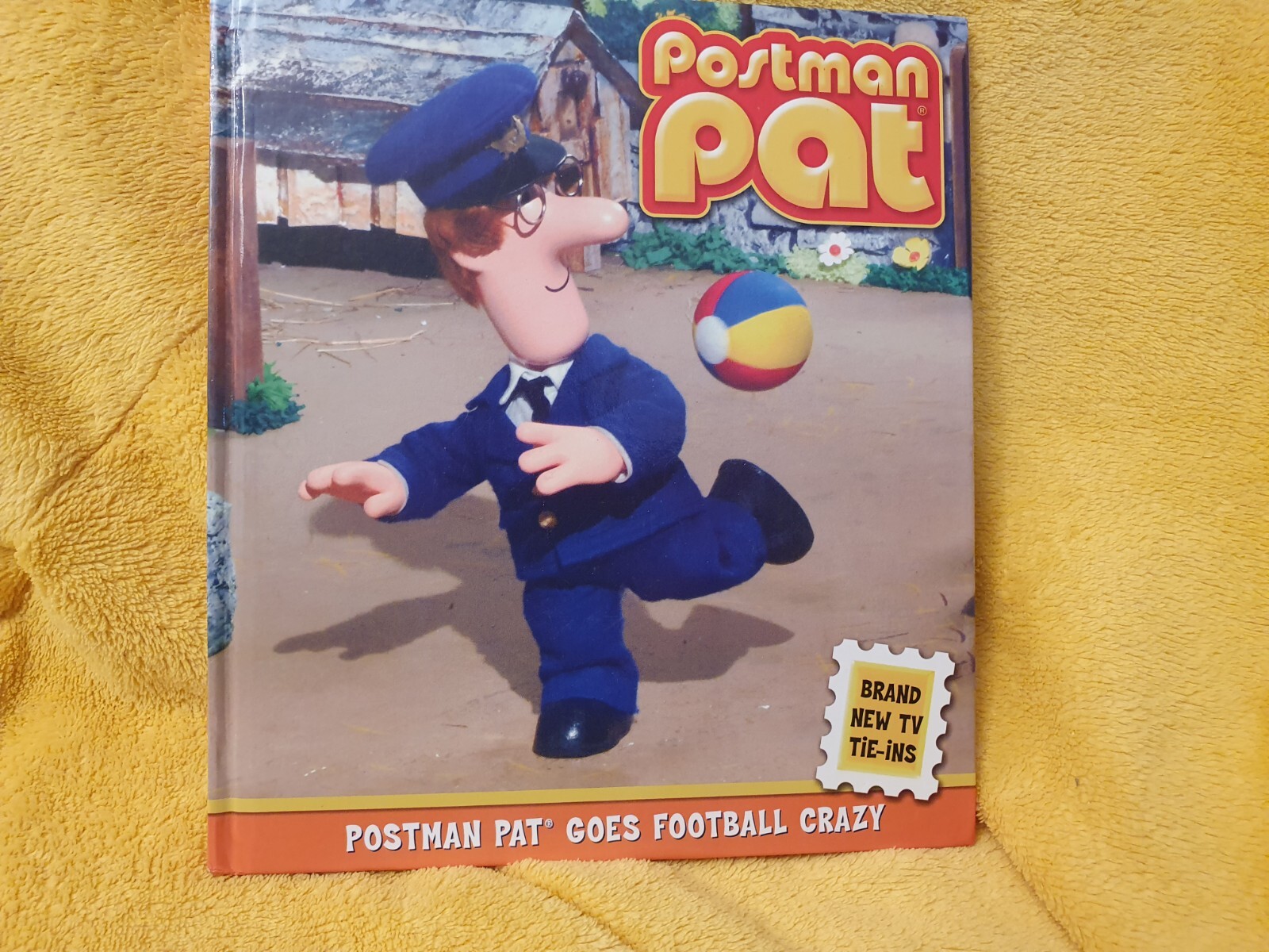 Postman Pat Goes Football Crazy