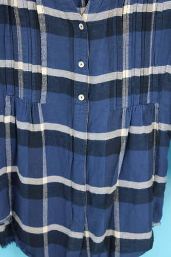 HOLDING HORSES BLUE PLAID FLANNEL WOMENS BUTTON FRONT RAW HEM BLOUSE - Picture 3 of 9