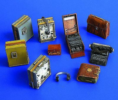 Plus Model 249 - 1:35 Resin Bausatz Deutsche Empfänger und Enigma Schiffriermasc