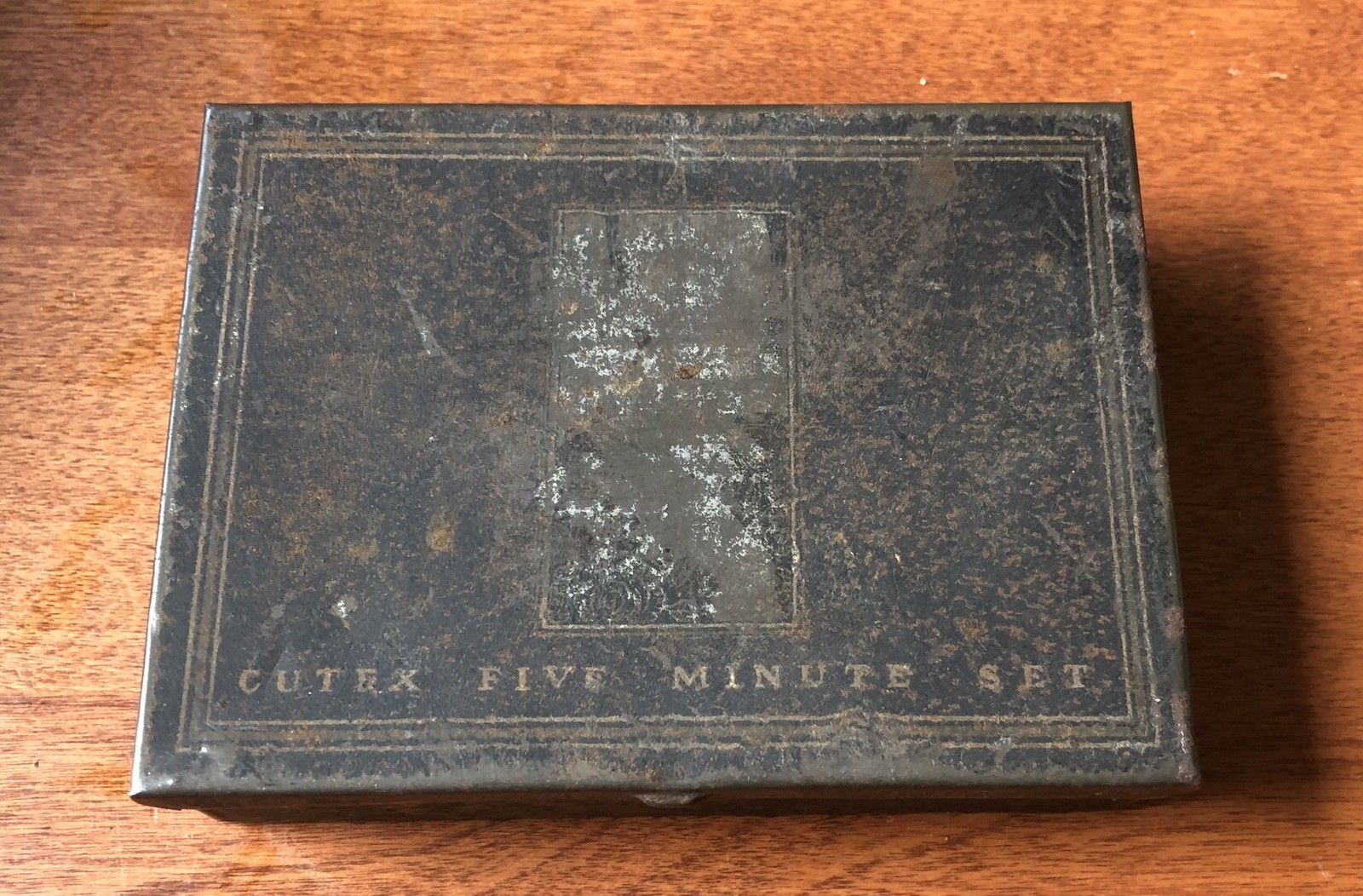 1930s VINTAGE “CUTEX FIVE MINUTE SET” COSMETICS TIN METAL EMPTY