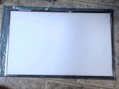 LG Display 17.1'' LP171WP4 (TL)(N1) Complete CCFL Backlight and Frame Kit