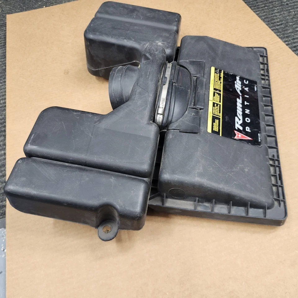 98-02 Camaro Pontiac Firebird Purificador de Aire Cubierta Carcasa Entrada de Conducto BUENO Usado Foto 2 de 4