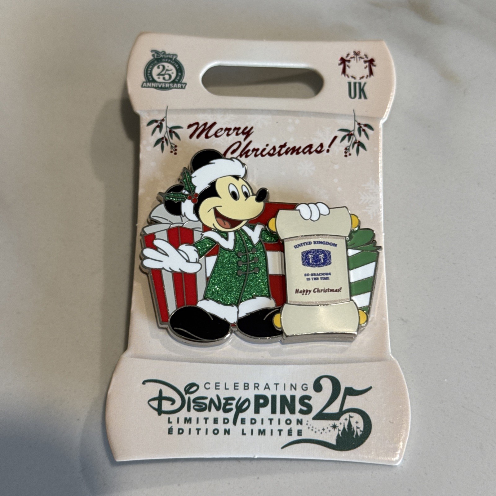 2025 DISNEY MERRY CHRISTMAS PIN  MICKEY UNITED KINGDOM UK LE