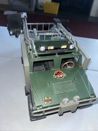 Humvee Capture Vehicle Jurassic Park The Lost World 1997