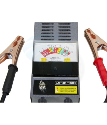 Test della capacità della batteria senza sforzo con il tester Test della capacità della batteria senza sforzo con il tester