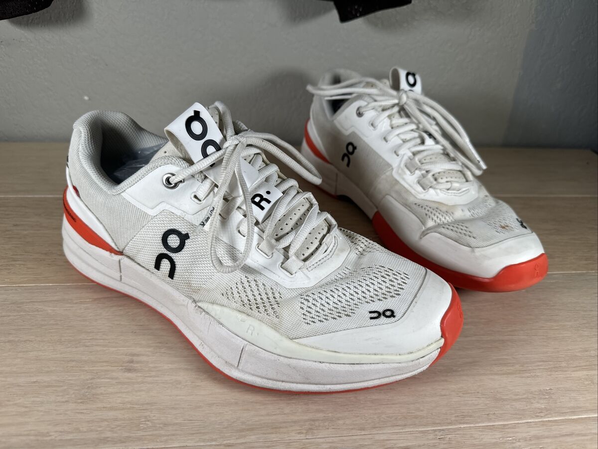 ON Men's The Roger Pro Clay Preowned Tennis Shoes Size 9.5 ON Men's The Roger Pro Clay Preowned Tennis Shoes Size 9.5