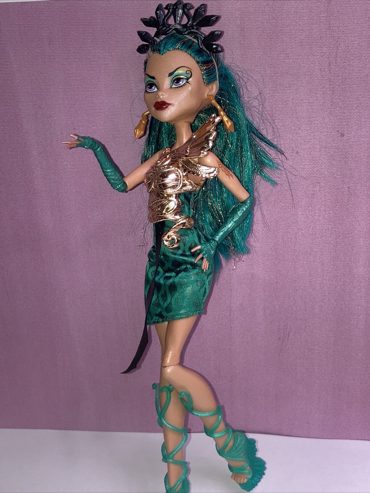 Nefera de nile boo york na caixa doll mattel  Monster high, Monster high  dolls, Monster high characters