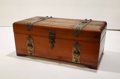 Peterson Brothers 165-171 N Elizabeth Street Cedar Wooden Chest