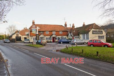 PHOTO  THE WOOLPACK PUB ELSTEAD THE WOOLPACK PUBLIC HOUSE IS A 16TH CENTURY BUIL