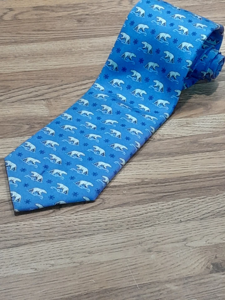 Gravata TieRack feita na ITÁLIA 100% seda azul com ursos polares 58"-3 3/4 - Imagem 2 de 4