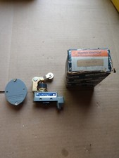 NEW lot of 2 HONEYWELL MICRO BZV6-2RN2 LIMIT SWITCH