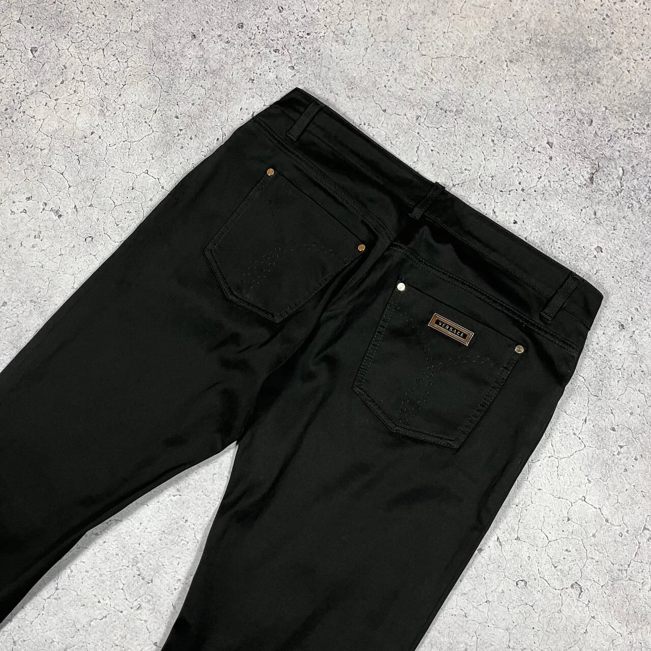 Pantalone casual Gianni Versace con logo tascabile nero taglia 31