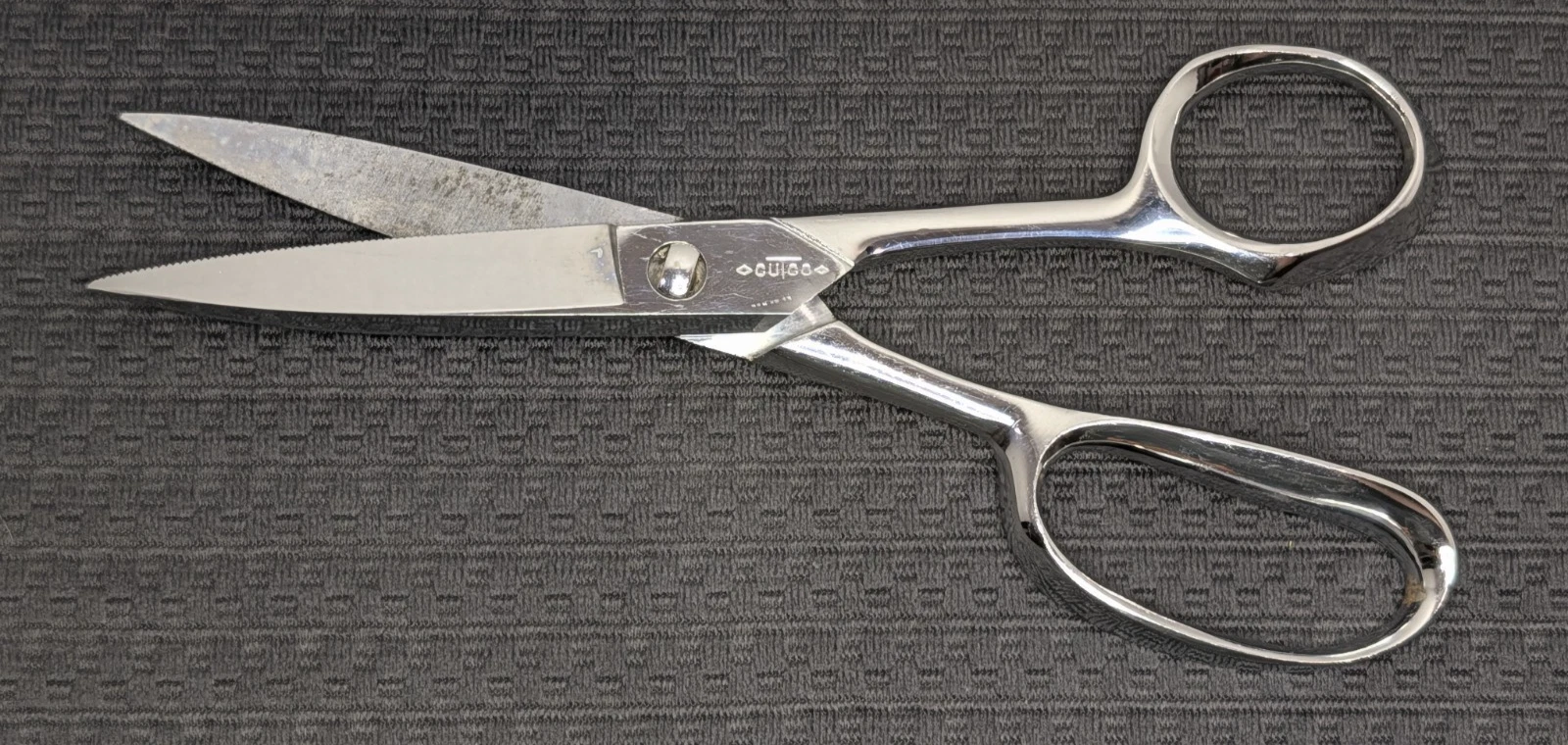 Vintage Cutco 8″ Chrome Scissors - Made in USA - Take-Apart All-Metal Shears
Opens in a new window o