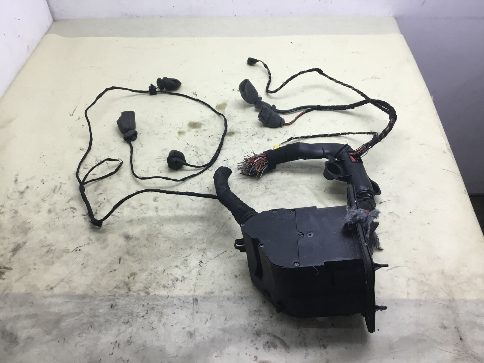Bentley Flying Spur W12 6.0L Engine Fuse Relay Junction Box 13-18 :Y