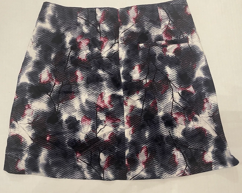 Lady Hagen Women’s Golf Skort Front Pockets Zip in Back Size 6 Athletic - Image 2 of 4