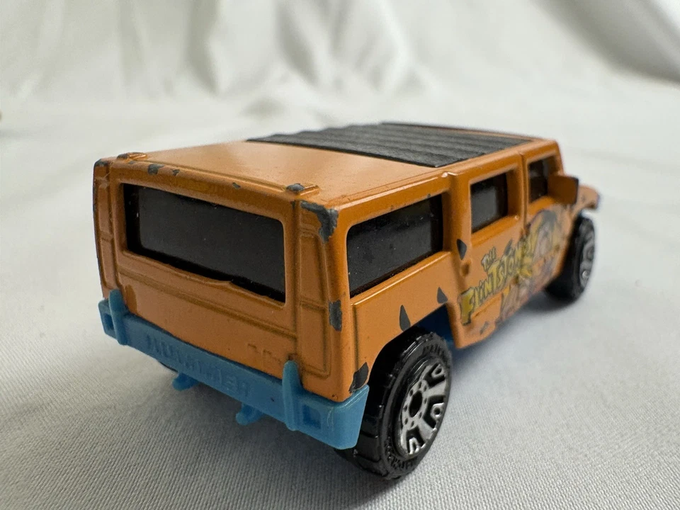 2002 02 Hummer H2 SUV Concept Collectible 1/64 Scale Diecast Diorama Model - Image 3 of 4