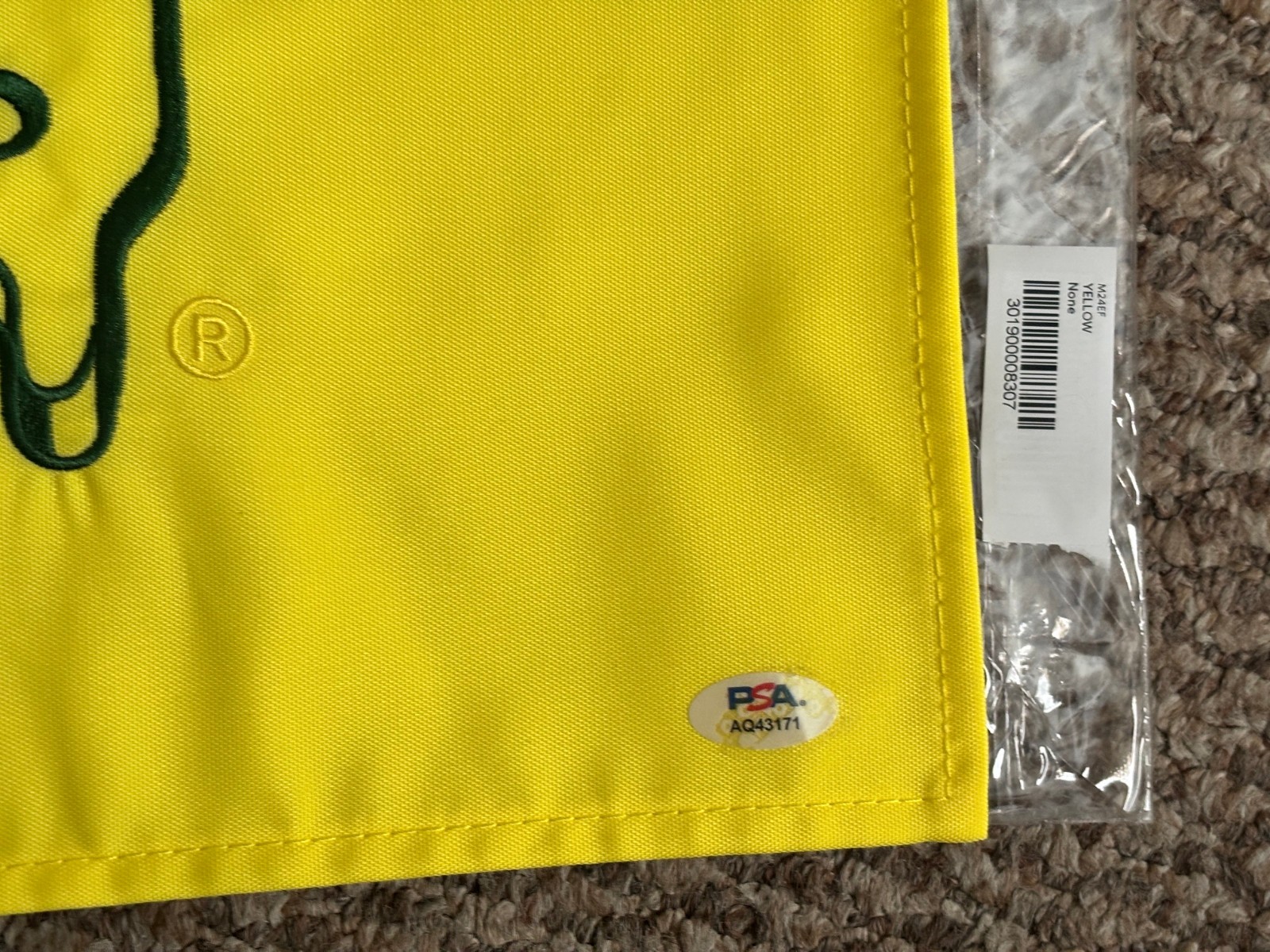 Scottie Scheffler Signed 2024 Masters Golf Flag PSA DNA Certified Authentic view 3