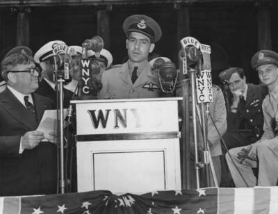 John Dering Nettleton Delivers A Speech To Crowd Outside City OLD PHOTO