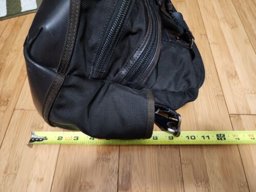 Maletín Tumi Bolso para Laptop Alpha Bravo Nogal Everett Cuero Negro (222340HK2) - Imagen 24 de 24