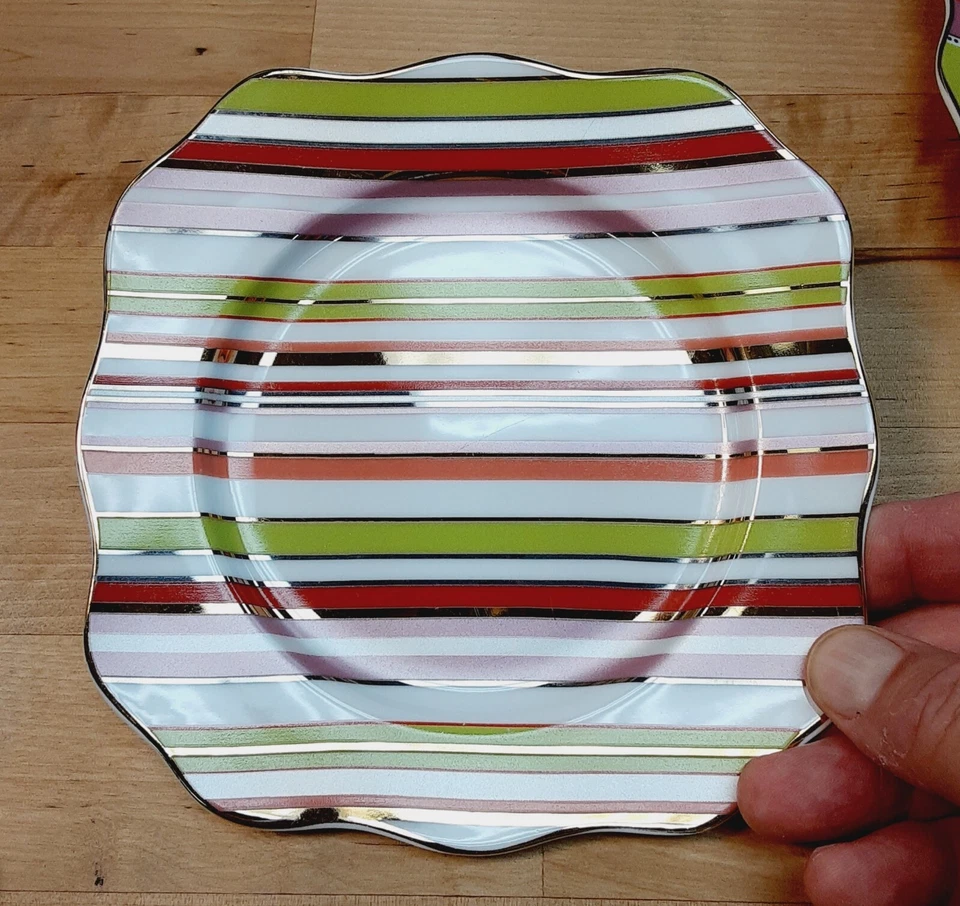 Set of 4- Rosanna Dessert Appetizer Plates 6” Abstract Designs- 3 Sets Available - Image 4 of 4