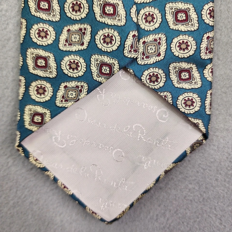 Corbata vintage Oscar De La Renta Couture para hombre medallones azules de 3,75" x 55" Foto 3 de 4