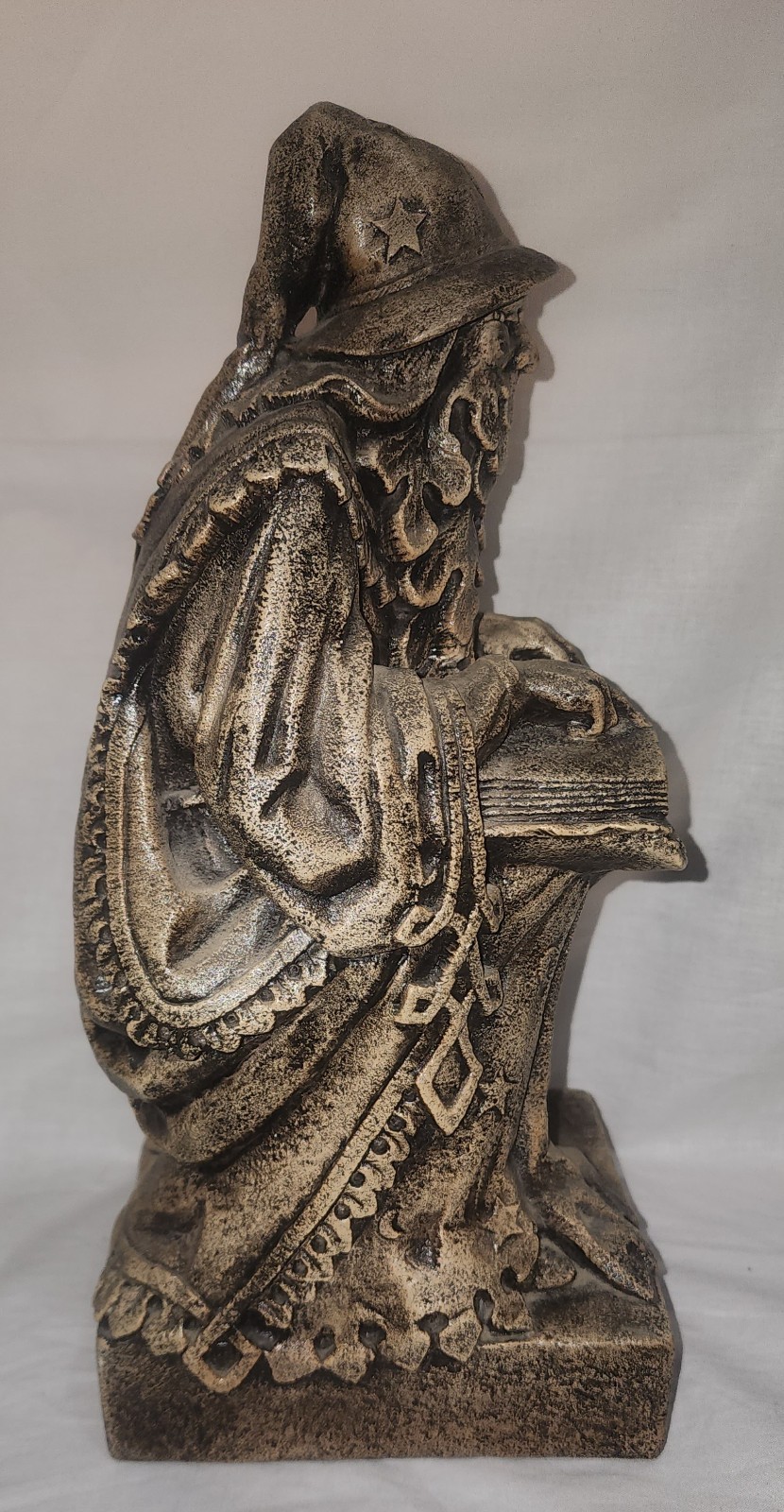 Windstone Woodlore Wizard by Pena.  Retired/Rare