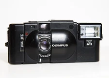 Olympus XA 35mm f2.8 Lens Compact Rangefinder Film Camera w/ Battery