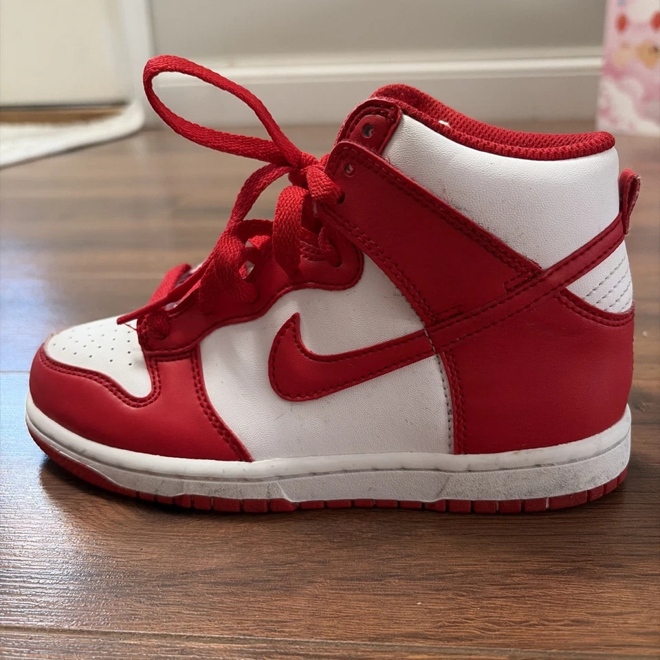 Nike Dunk High PS Niños Tenis Blanco/Rojo Universitario, Talla 13.5, DD2314-106 Foto 3 de 4