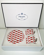 Set tazze e piattini in porcellana Prada Milano - geometrico rosso - con scatola