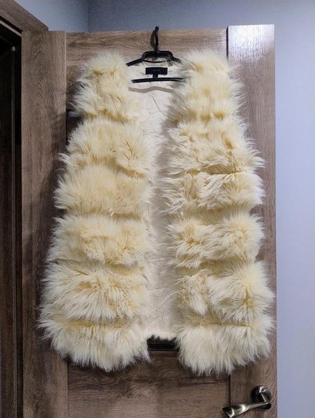 Women Julie Long Fur Vest Beige Artificial Fur 38