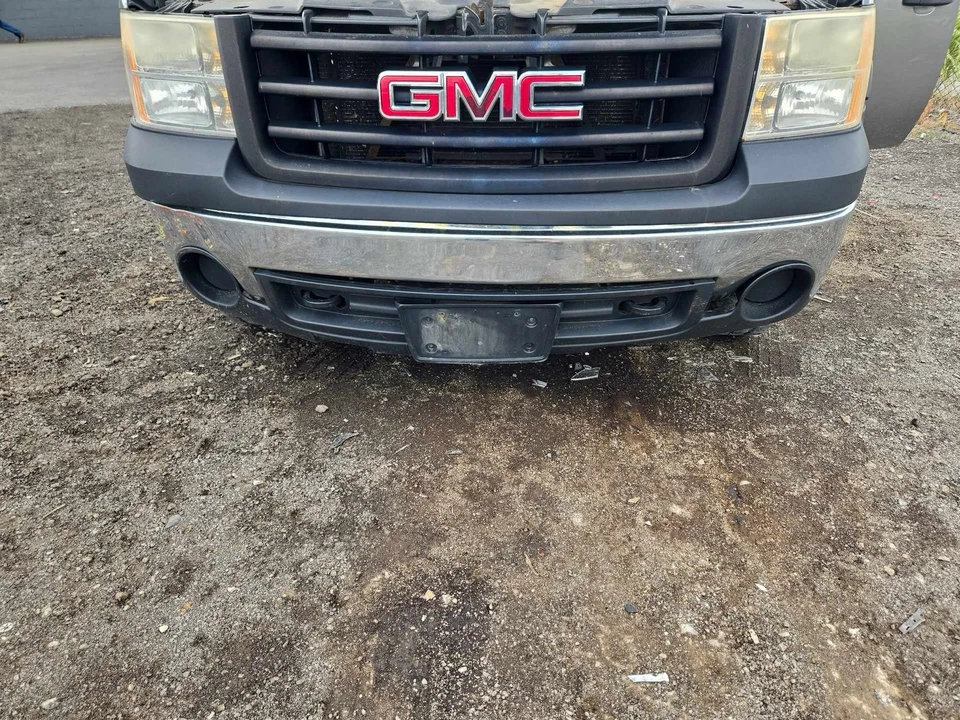 Used Front Bumper Assembly Front fits: 2007 Gmc Sierra 1500 pickup new style smo - Image 2 of 4