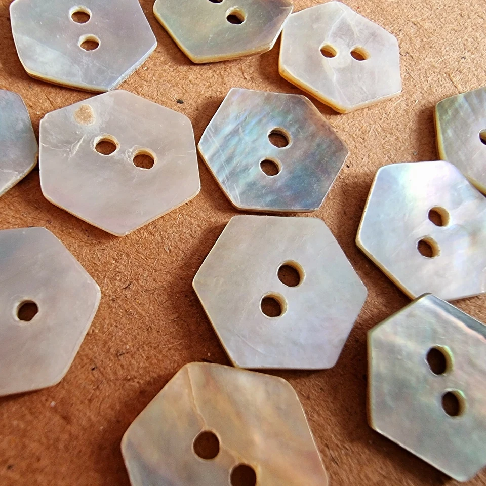 LUXURY MOTHER OF PEARL BUTTONS, HEART, STAR, FLOWER, SQUARE, HEXAGON, SHELL, UK - Image 4 of 4