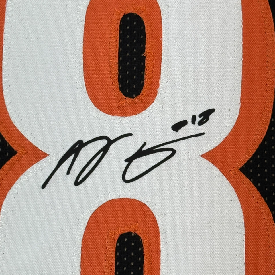 Facsímil enmarcado autografiado A.J. Camiseta deportiva AJ verde 35x39 Cincinnati negra reimpresión Foto 2 de 2
