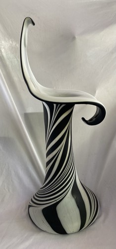 Baijab 17.5” Hand Blown Black & White Swirl Art Glass Vase Used (Read) - Picture 7 of 19