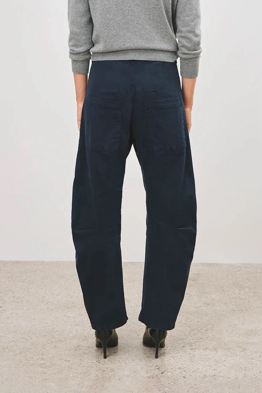 Nili Lotan Shon Pant 2 Midnight Dark Navy  $375  Wide Barrel Cropped NWT image 2