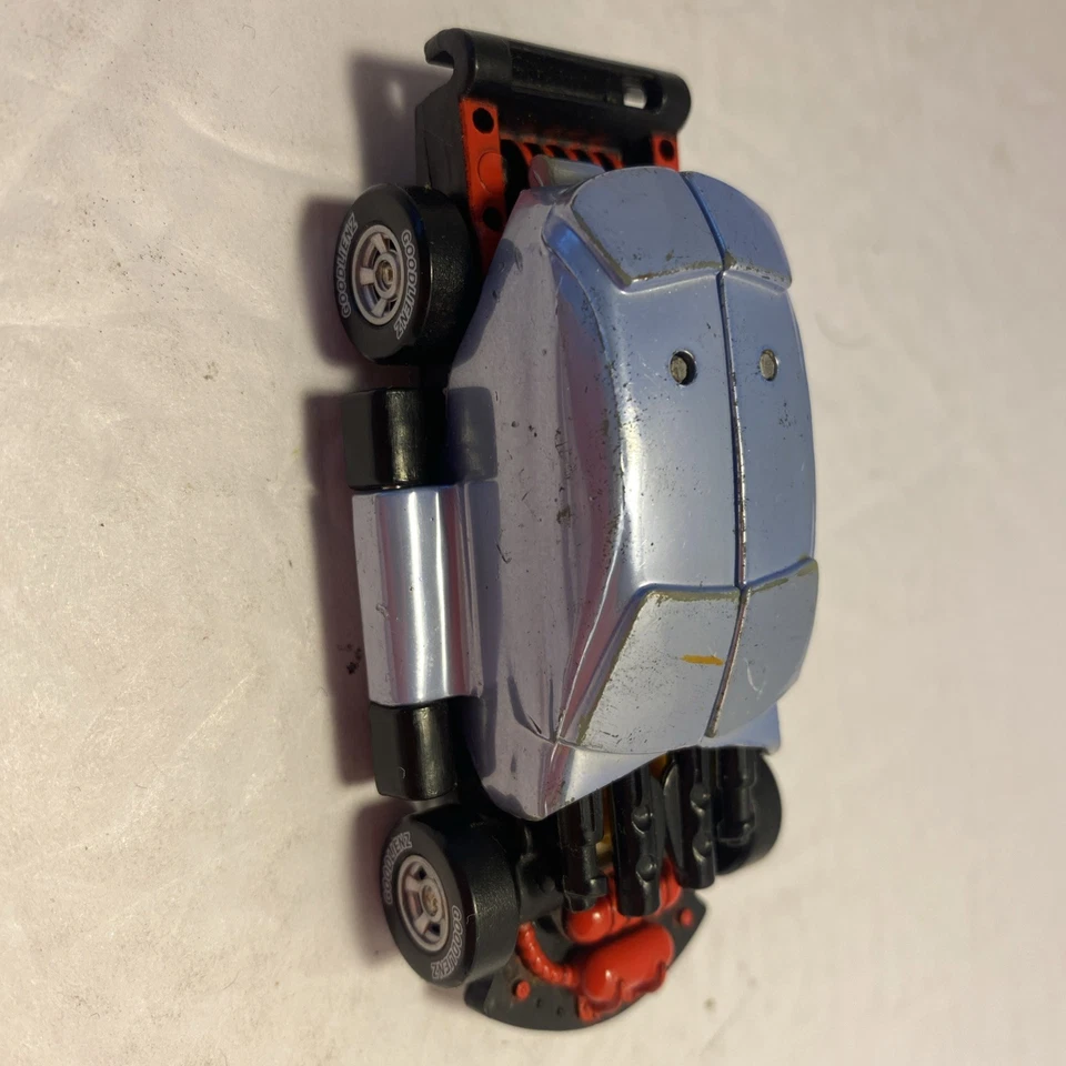 Maisto 1:64 Vehicle Transforms into Alien War Craft - Image 4 of 4