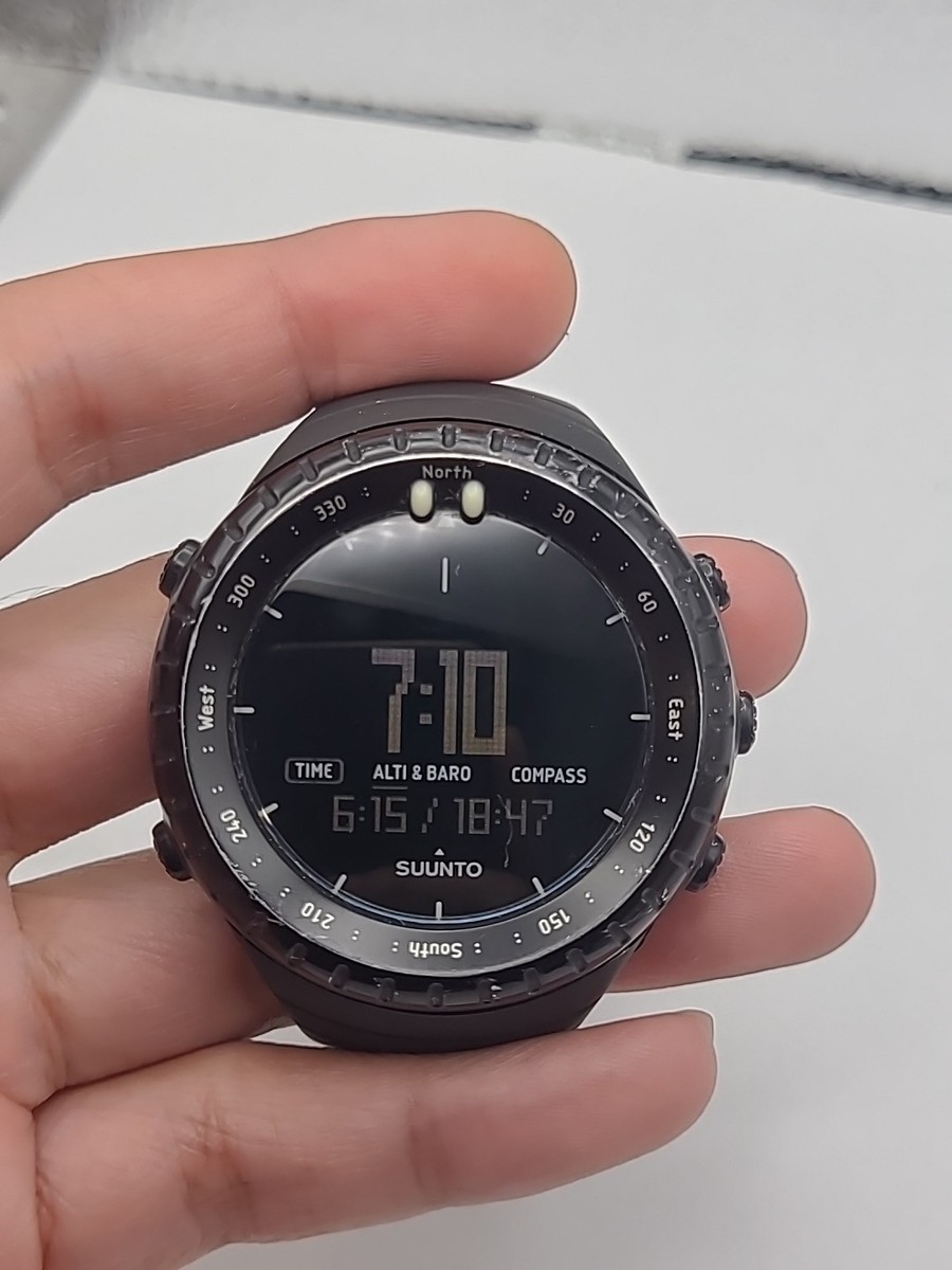 Suunto Core Outdoor Watch Mens Altimeter Compass Barometer New